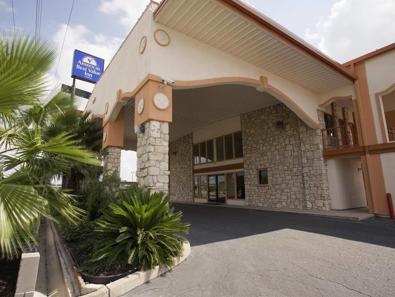 Americas Best Value Inn Buda Exterior foto