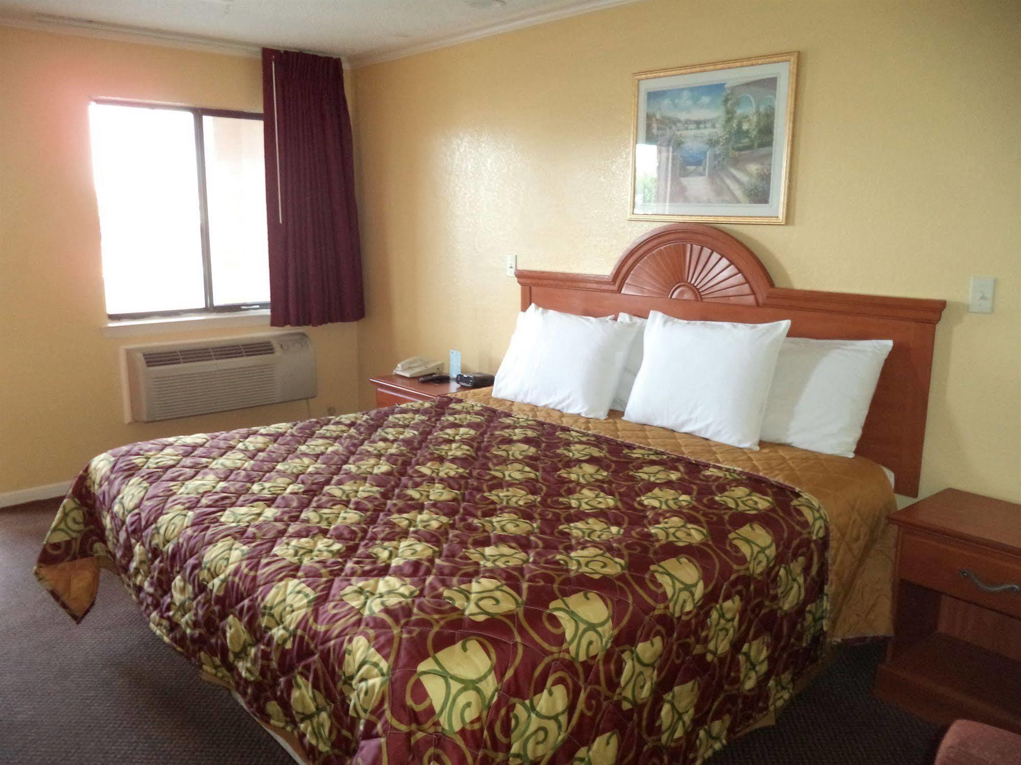 Americas Best Value Inn Buda Exterior foto